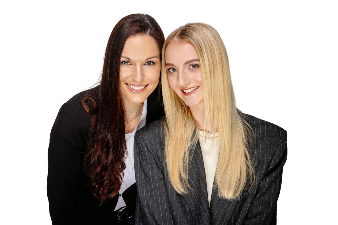 Dr. med. dent. Juliane Petermann und Julia Voigt